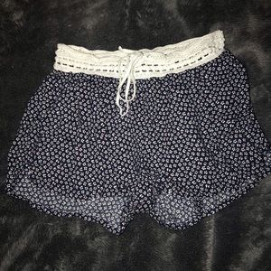 American eagle floral flowy shorts